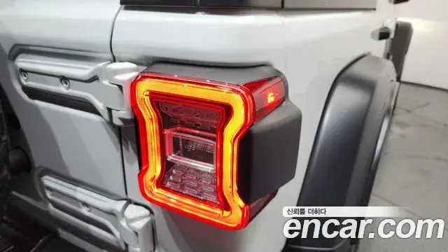 Jeep Wrangler 2020 — Photo 3/34
