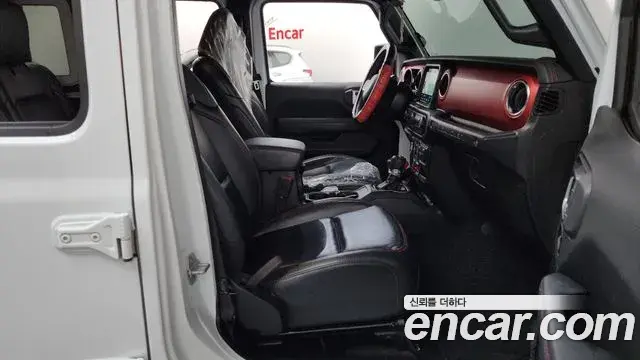 Jeep Wrangler 2020 — Photo 20/34