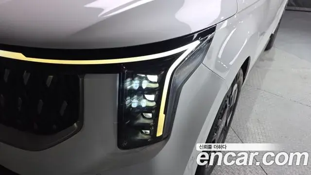 Kia Carnival 2024 — ფოტო 3/33
