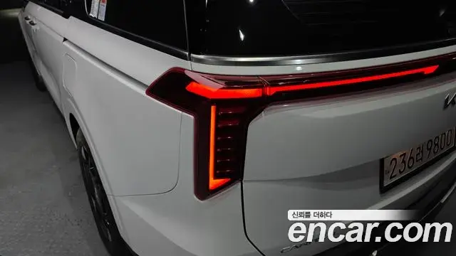 Kia Carnival 2024 — ფოტო 26/33