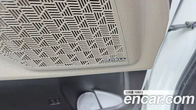 Kia Carnival 2024 — ფოტო 13/33