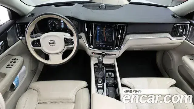 Volvo S60 2020 — Şəkil 32/35
