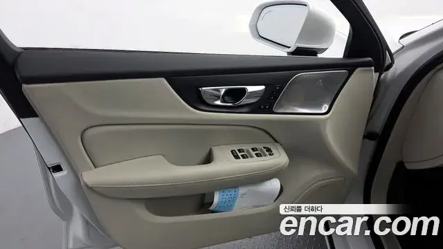 Volvo S60 2020 — Şəkil 4/35