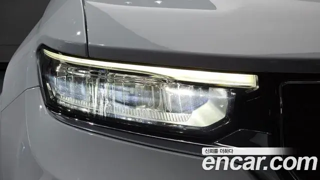 Jeep Grand Cherokee 2022 — Photo 16/33