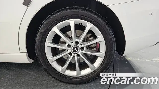Mercedes-Benz A-Class 2020 — Şəkil 20/31