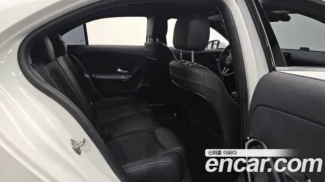 Mercedes-Benz A-Class 2020 — Şəkil 16/31