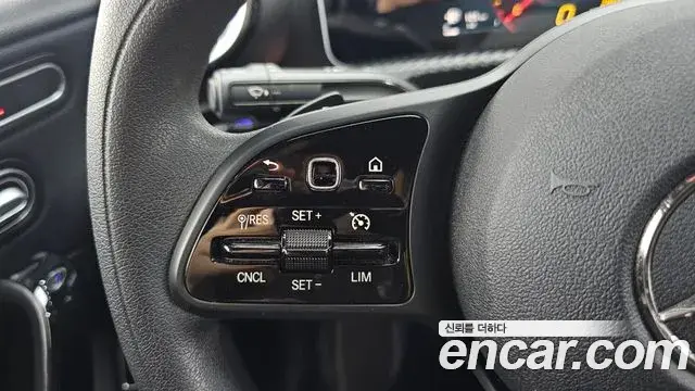 Mercedes-Benz A-Class 2020 — Şəkil 25/31