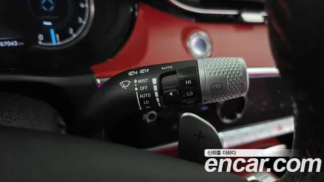 Genesis GV70 2021 — ფოტო 23/31
