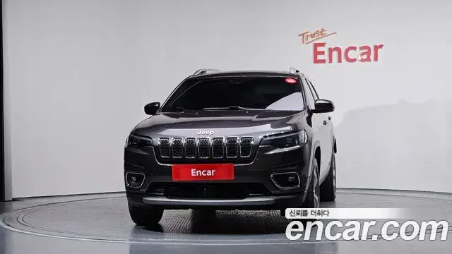 Jeep Cherokee 2020 — Şəkil 23/35