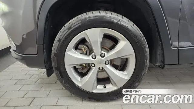 Jeep Cherokee 2020 — Şəkil 25/35