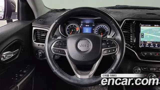 Jeep Cherokee 2020 — Şəkil 18/35