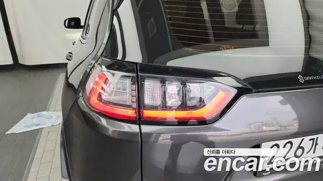 Jeep Cherokee 2020 — Şəkil 24/35