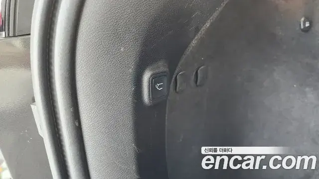 Jeep Cherokee 2020 — Şəkil 14/35