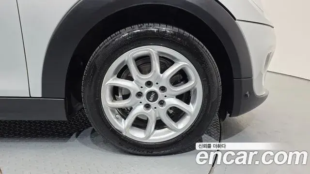 Mini Cooper 2020 — Photo 5/20