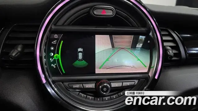 Mini Cooper 2020 — Photo 17/20