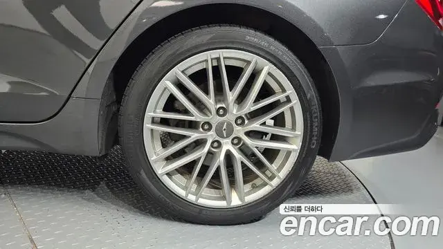 Genesis G70 2019 — Şəkil 28/31