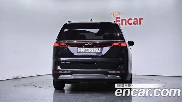 Kia Carnival 2022 — Фото 4/20