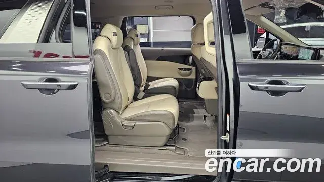 Kia Carnival 2022 — Фото 12/20