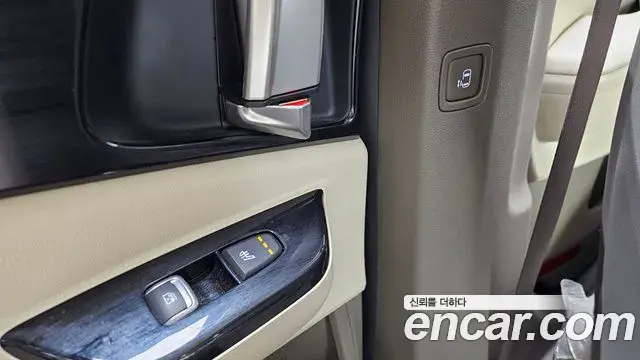 Kia Carnival 2022 — Фото 19/20