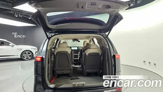 Kia Carnival 2022 — Фото 20/20