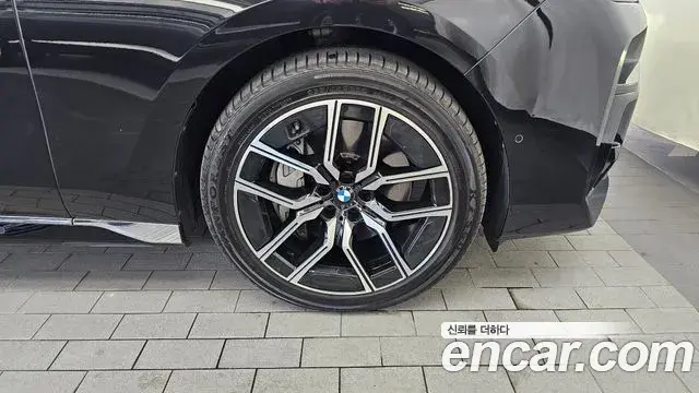 BMW 7 Series 2024 — ფოტო 25/36
