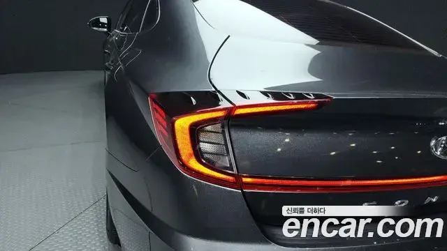 Hyundai Sonata Hybrid 2022 — ფოტო 9/31