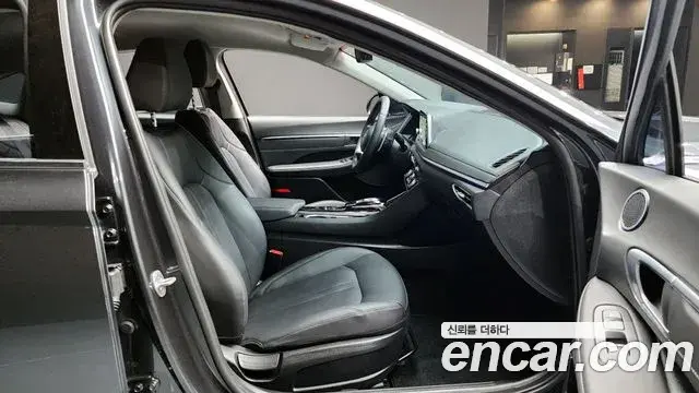 Hyundai Sonata Hybrid 2022 — ფოტო 25/31