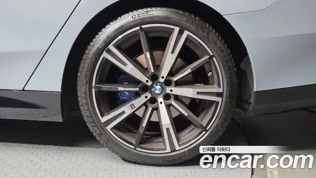 BMW 5 Series 2024 — Şəkil 16/30