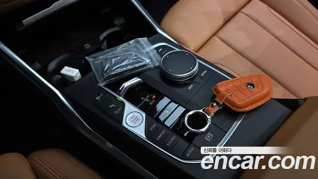 BMW 3 Series 2023 — Photo 21/34