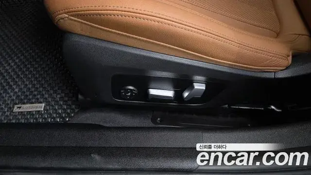 BMW 3 Series 2023 — Photo 16/34