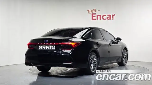 Toyota Avalon 2019 — Photo 6/20