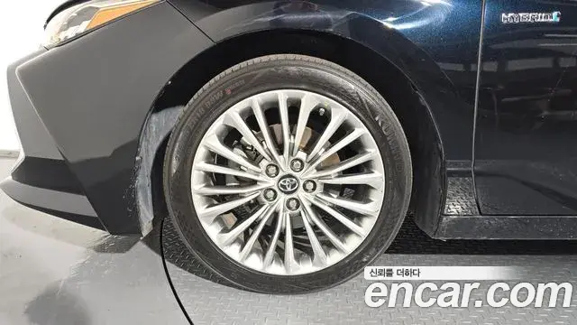Toyota Avalon 2019 — Photo 16/20