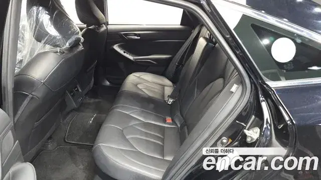 Toyota Avalon 2019 — Photo 10/20