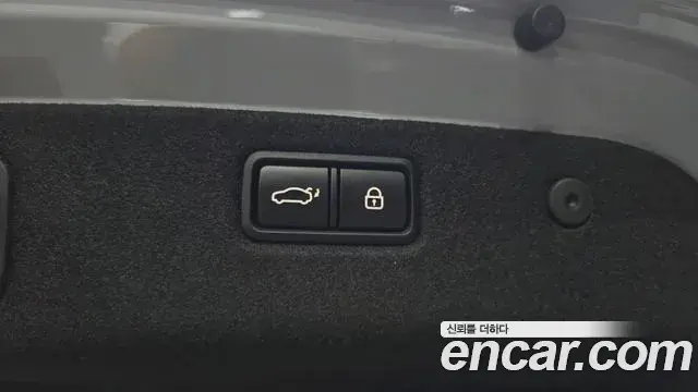 Genesis G70 2019 — Photo 13/35