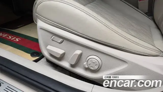 Genesis G70 2019 — Photo 27/35