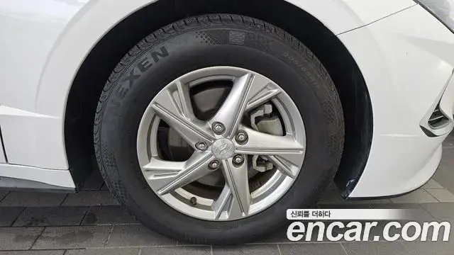 Hyundai Sonata Hybrid 2019 — Şəkil 28/32