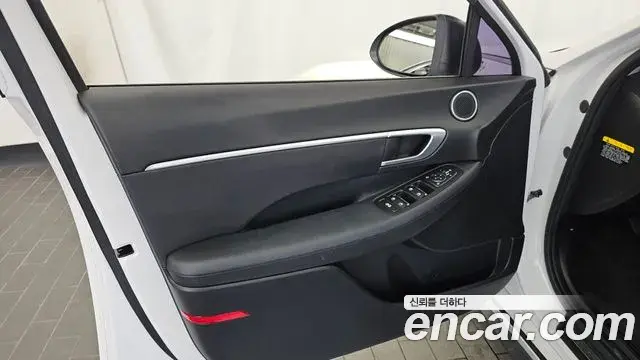 Hyundai Sonata Hybrid 2019 — Şəkil 18/32