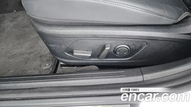 Hyundai Sonata Hybrid 2019 — Şəkil 23/32