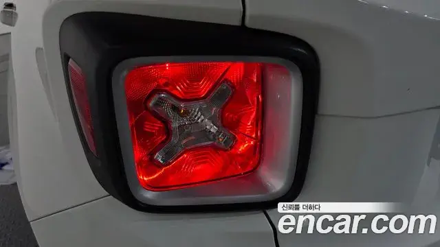 Jeep Renegade 2018 — ფოტო 6/31