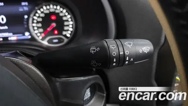 Jeep Renegade 2018 — ფოტო 17/31