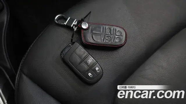 Jeep Renegade 2018 — ფოტო 24/31