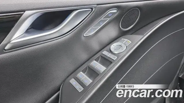 Genesis G80 2022 — ფოტო 13/31