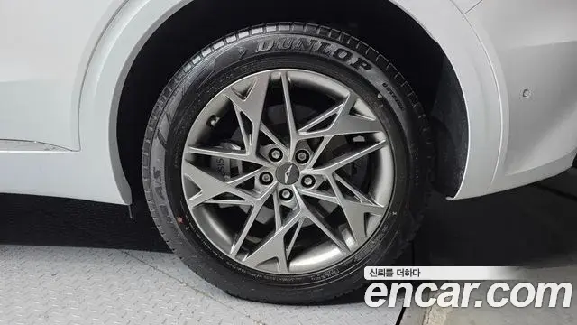 Genesis GV70 2023 — ფოტო 14/30