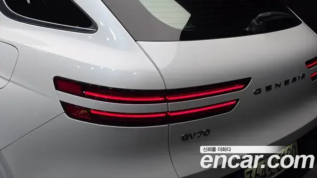 Genesis GV70 2023 — ფოტო 25/30