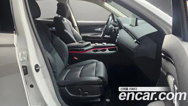 Genesis GV70 2023 — ფოტო 8/30