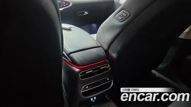 Genesis GV70 2023 — ფოტო 29/30
