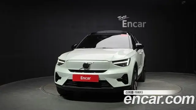 Volvo XC40 Recharge 2024 — ფოტო 16/36