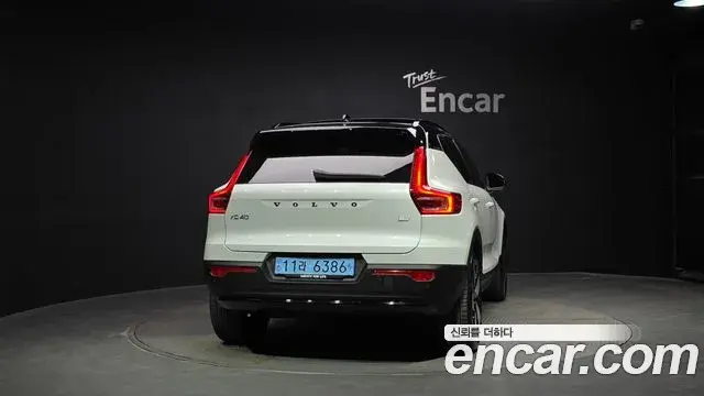Volvo XC40 Recharge 2024 — ფოტო 23/36