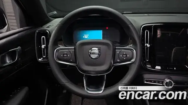 Volvo XC40 Recharge 2024 — ფოტო 6/36