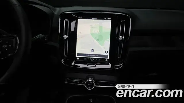 Volvo XC40 Recharge 2024 — ფოტო 21/36